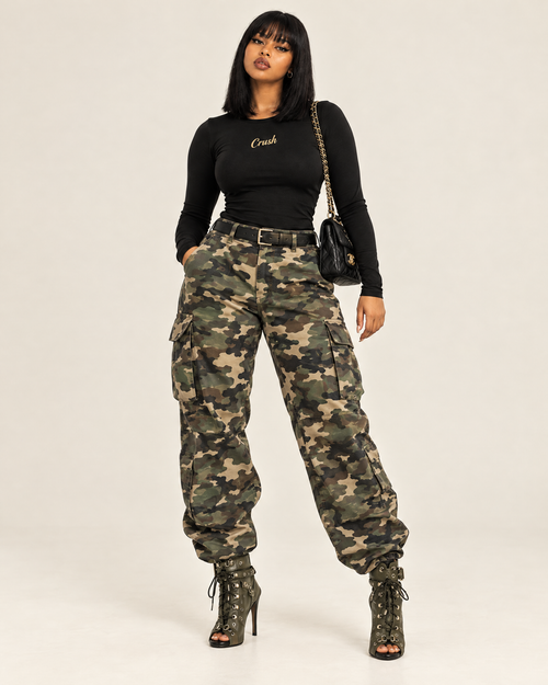 Claudia full-body lookbook